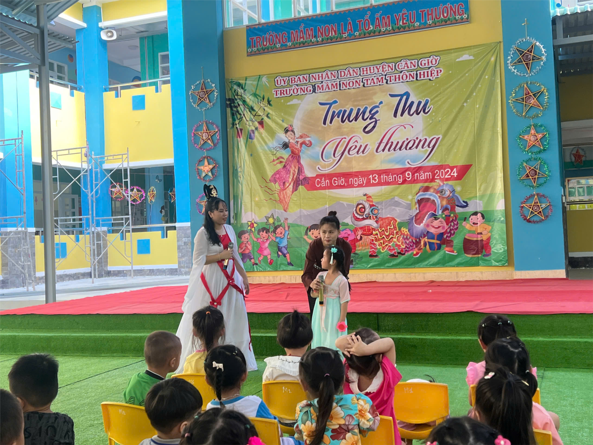Bé vui trung thu