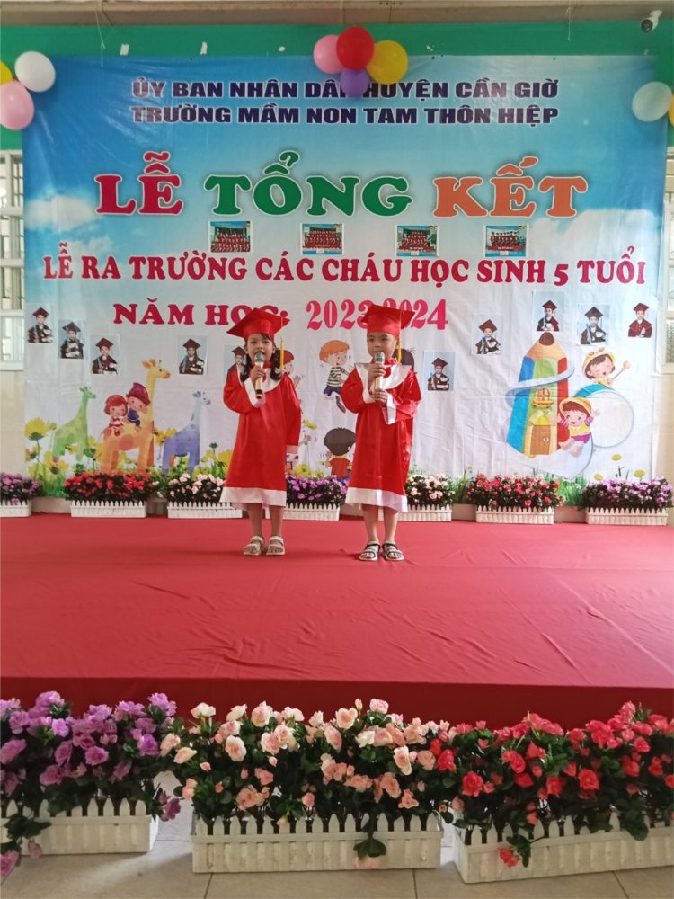 Lễ ra trường cho các bé khối Lá trường Mầm non Tam Thôn Hiệp. Năm học: 2023 -2024