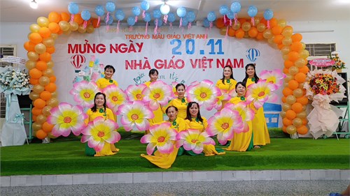 Chương trình văn nghệ mừng ngày Nhà giáo Việt Nam 20-11:   Người ươm mầm yêu thương 