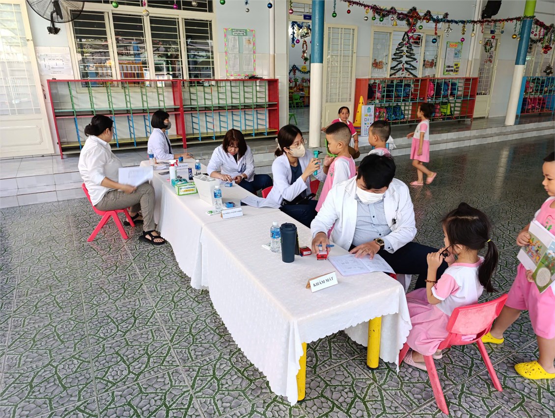 Buổi khám sức khỏe tổng quát tại trường ngày 18/12/2024