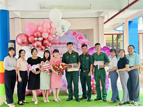 Chi đoàn Đại đội Công binh đã đến thăm và chúc mừng tập thể Trường Mầm non 10 Nhân Ngày Phụ Nữ Việt Nam 20/10/2024