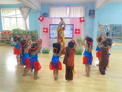 Kiểm tra hoạt động sư phạm và chuyên đề   Âm nhạc đa văn hóa  tại Khối Chồi năm học 2024_2025
