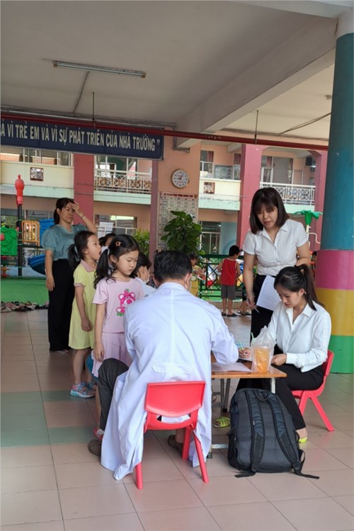 Trường mầm non 10 với công tác khám sức khỏe định kỳ lần 2 cho học sinh
