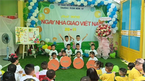 Bé vui lễ hội  CHÀO MỪNG NGÀY NHÀ GIÁO VIỆT NAM 20/11 