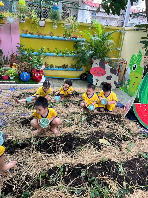 Ngày hội bé làm nông dân