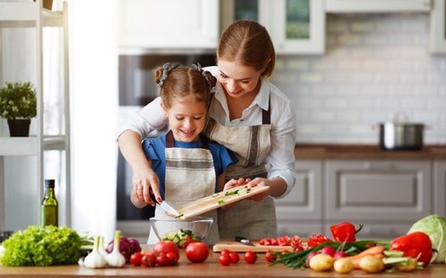 Triệu chứng và cách chăm sóc cho trẻ khi bị sốt siêu vi