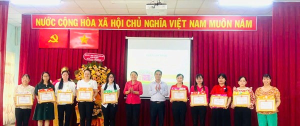 Trường Mầm non 10 nhận biểu dương tập thể điển hình   Người tốt việc thiện chung sức xây dựng cộng đồng nhân ái 