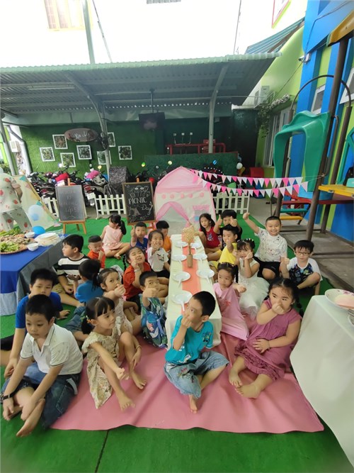Picnic chào mừng ngày Phụ nữ Việt Nam