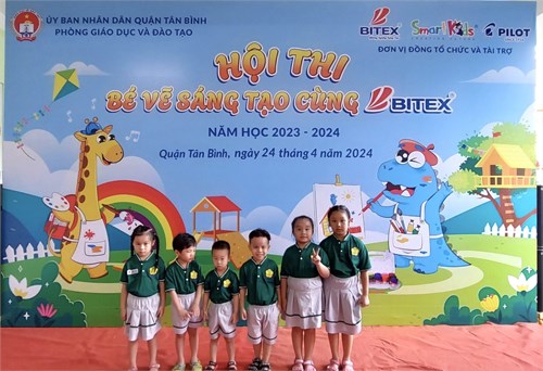 Các bé khối Mẫu giáo trường Mầm non 11 tham gia hội thi  Bé vẽ cùng Bitex  ngày 24/4/2024.