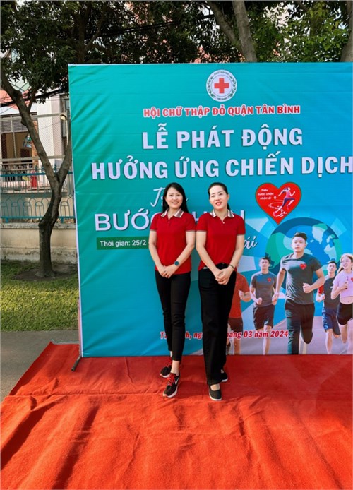 Hội viên Hội chữ thập đỏ trường Mầm non 12 tham gia Lễ phát động hưởng ứng chiến dịch  Triệu bước chân nhân ái  do Hội chữ thập đỏ quận Tân Bình tổ chức