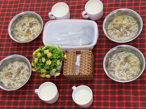 Lớp Chồi 3: Ăn sáng đủ dinh dưỡng sẽ hỗ trợ chức năng nhận thức. Ăn vào buổi sáng giúp khởi động quá trình đốt cháy calo của cơ thể.