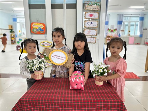 Trao gửi yêu thương gửi đến đồng bào miền bắc
Lớp Chồi 1