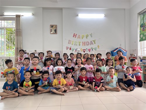 Chồi 4 : 8/3 dành tặng người phụ nữ con yêu