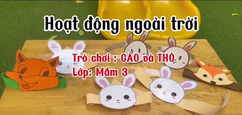 Bé hoạt động ngoài trời