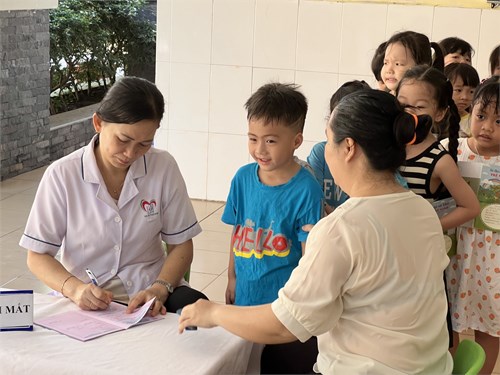Chồi 4 : Bé khám sức khỏe lần 2