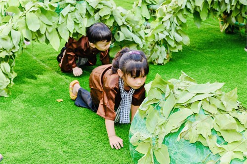 MN14B- trẻ lớp Mầm tham gia Chiến sĩ nhỏ Điện Biên xẻ núi, vạt rừng