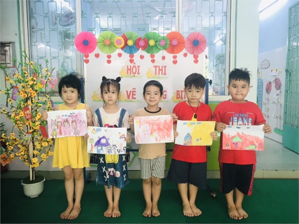 Bé vẽ sáng tạo cùng bitex