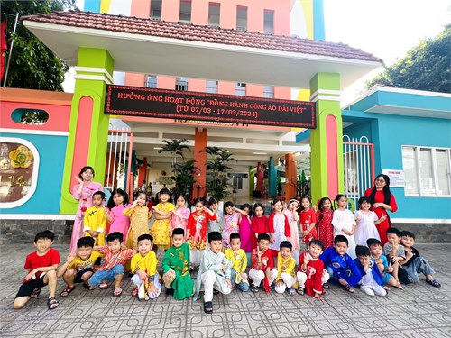 Các bé lớp Lá 3 hưởng ứng hoạt động  Đồng hành cùng áo dài Việt Nam 