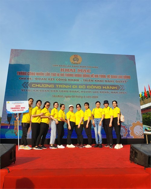 Công đoàn cơ sở Trường Mầm non 14 tham gia đi bộ đồng hành
