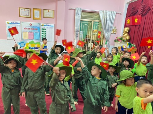 Hoạt động kỷ niệm ngày giải phóng đất nước 30/4 và quốc tế lao động 1/5.