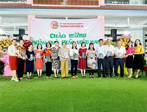 Họp mặt kỷ niệm Ngày Nhà giáo Việt Nam 20/11