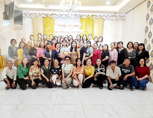 Trường Mầm non 15 họp mặt 20/10 - Chia tay cô Lư Kim Cẩm Hạc