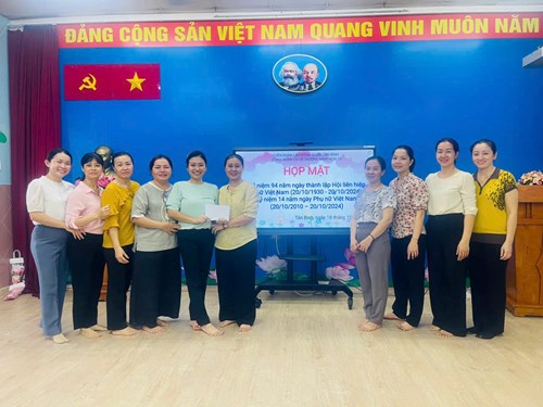 Công đoàn cơ sở Trường Mầm non 15 tổ chức họp mặt nhân dịp Kỷ niệm 94 năm ngày thành lập Hội liên hiệp Phụ nữ Việt Nam (20/10/1930 - 20/10/2024) và Kỷ niệm 14 năm ngày Phụ nữ Việt Nam (20/10/2010 - 20/10/2024)