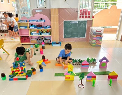 Hoạt động vui chơi trong lớp - Lớp Lá 2
