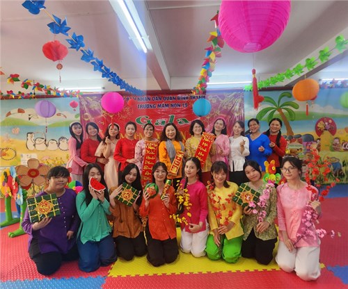 Sáng ngày 24 và 25 tháng 01, trường mầm non 19 tổ chức lễ hội xuân cho các cháu vui chơi.