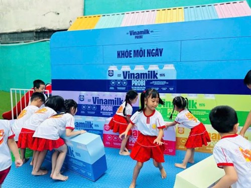 Một ngày tràn đầy năng lượng của các bạn nhỏ trường mầm non 19/5 với  vận động cùng âm nhạc – tươi khỏe mỗi ngày”