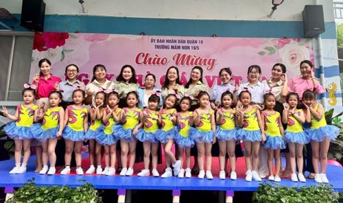 Trường Mầm non 19/5 tổ chức kỷ niệm 42 năm ngày nhà giáo Việt Nam 20/11