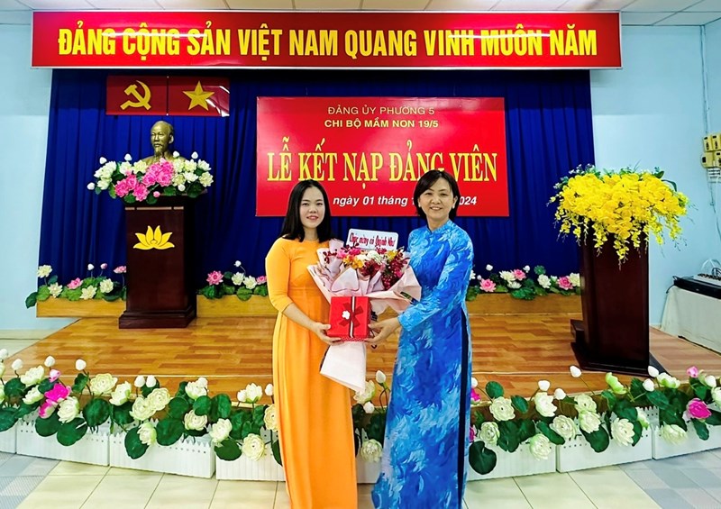 Lễ kết nạp Đảng viên mới của Chi bộ Mầm non 19/5, Quận 8