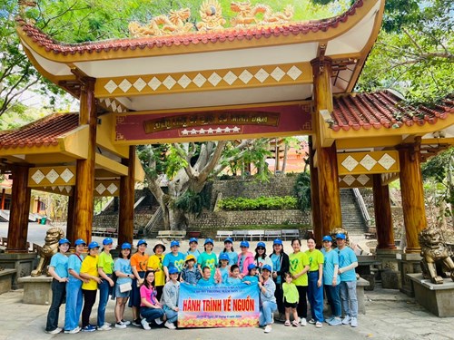Chi bộ Trường Mầm non 19/5 - Hành trình về nguồn tại Khu căn cứ Minh Đạm, Long Hải