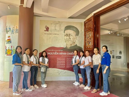 Công đoàn trường Mầm Non 19/8 tổ chức hoạt động về nguồn tại khu di tích đặc biệt Nguyễn Đình Chiểu tỉnh Bến Tre.