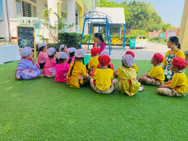 Một số hoạt động phối hợp với cha mẹ học sinh của các bé lớp Lá (5-6 tuổi)