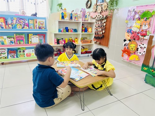 Một số hoạt động tại góc đọc sách của bé nhằm hưởng ứng  Ngày sách và văn hóa đọc Việt Nam  lần thứ 3 năm 2024