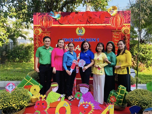 Công đoàn cơ sở trường Mầm Non 1 tham gia Hội thi  Thiết kế bao lì xì, thiệp chúc Tết và trang trí cây nêu ngày Tết 