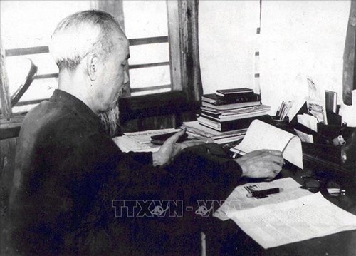 Nhân kỷ niệm 99 năm ngày báo chí cách mạng việt nam (21-6-1925 - 21-6-2024) 
chủ tịch hồ chí minh - người sáng lập và xây dựng nền báo chí cách mạng việt nam