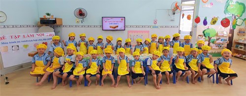 Các bé lớp Chồi 1 hưởng ứng tuần lễ dinh dưỡng và phát triển