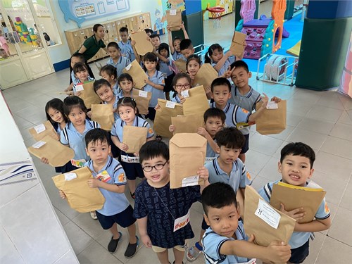 Lá 2 tham gia ngày hội “bé thơ đọc sách kể chuyện mầm non 