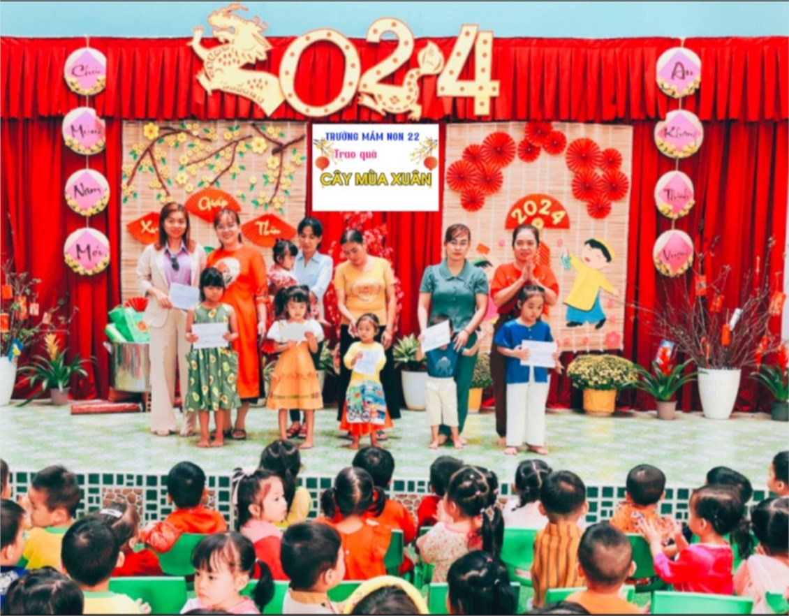 Cây mùa xuân tết 2024