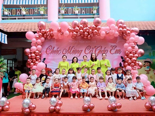 Hình kỉ niệm ngày NGVN 20/11 lớp Mầm 1