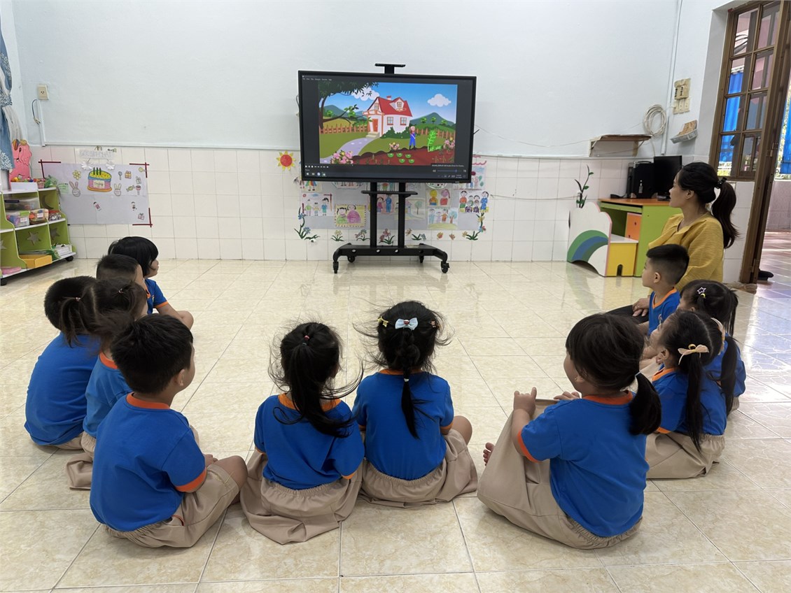 Cô Đặng Thị Hồng Sương - giáo viên lớp Mầm 2 tham gia hội thi  Giáo viên dạy giỏi cấp Trường năm học 2024-2025 