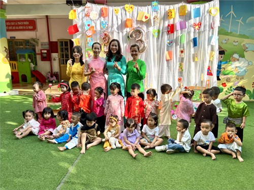 Hình lưu niệm của các bé nhóm Gấu bông 1 (25 - 36 tháng)