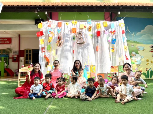 Hình lưu niệm của các bé nhóm Thỏ ngọc (13-18 tháng)