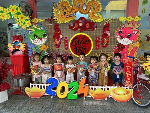 Các bé lớp Mầm 1 vui Xuân Giáp Thìn 2024 tại trường