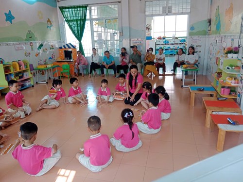 Hoạt động Thao giảng tại lớp Lá 3 chào mừng ngày Nhà giáo Việt Nam 20/11