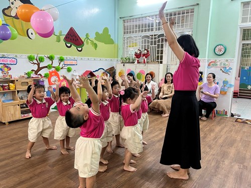 Hoạt động Thao giảng chào mừng ngày Nhà giáo Việt Nam