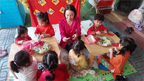 Gian hàng Gói mứt Tết trong Lễ hội xuân Giáp Thìn 2024