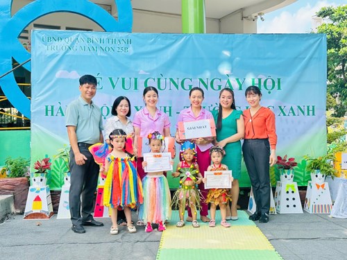 Trường MN 25B tổ chức Bé vui cùng  “ Hành động xanh- Trường học xanh” NH 2024-2025